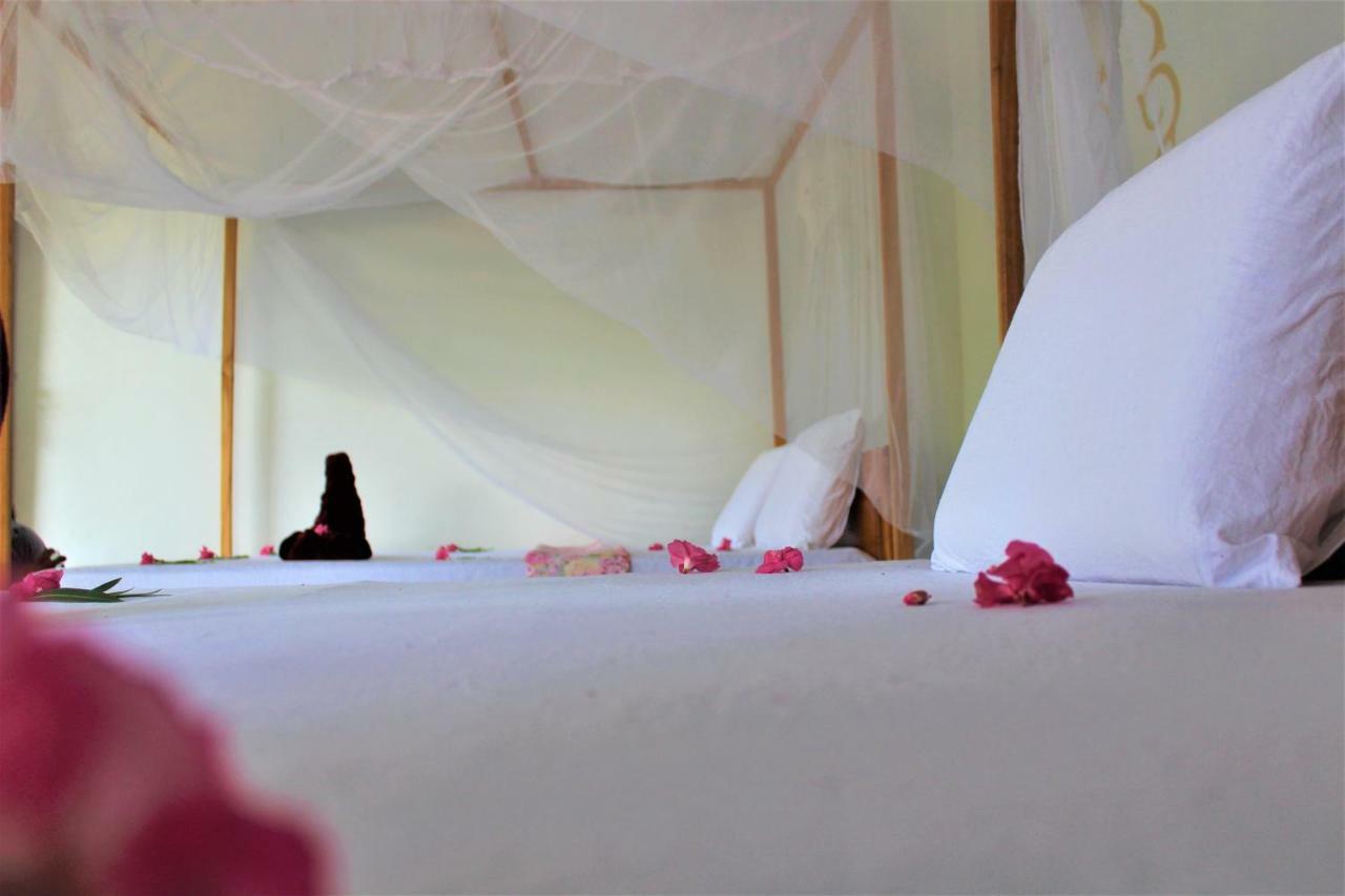 Hotel Badolina Kingdom à Baie d'Arugam Extérieur photo