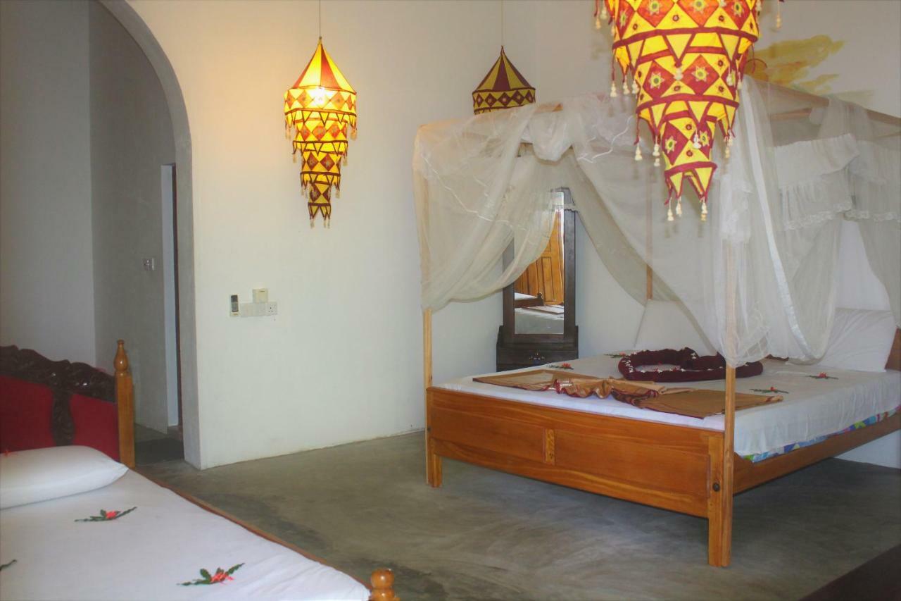 Hotel Badolina Kingdom à Baie d'Arugam Extérieur photo